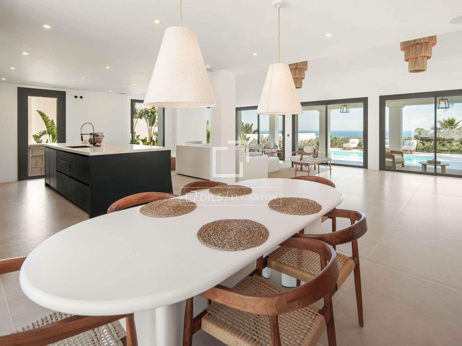 5 bedroom Villa for sale in Marbella with pool garage - € 4,880,000 (Ref: 9997703)