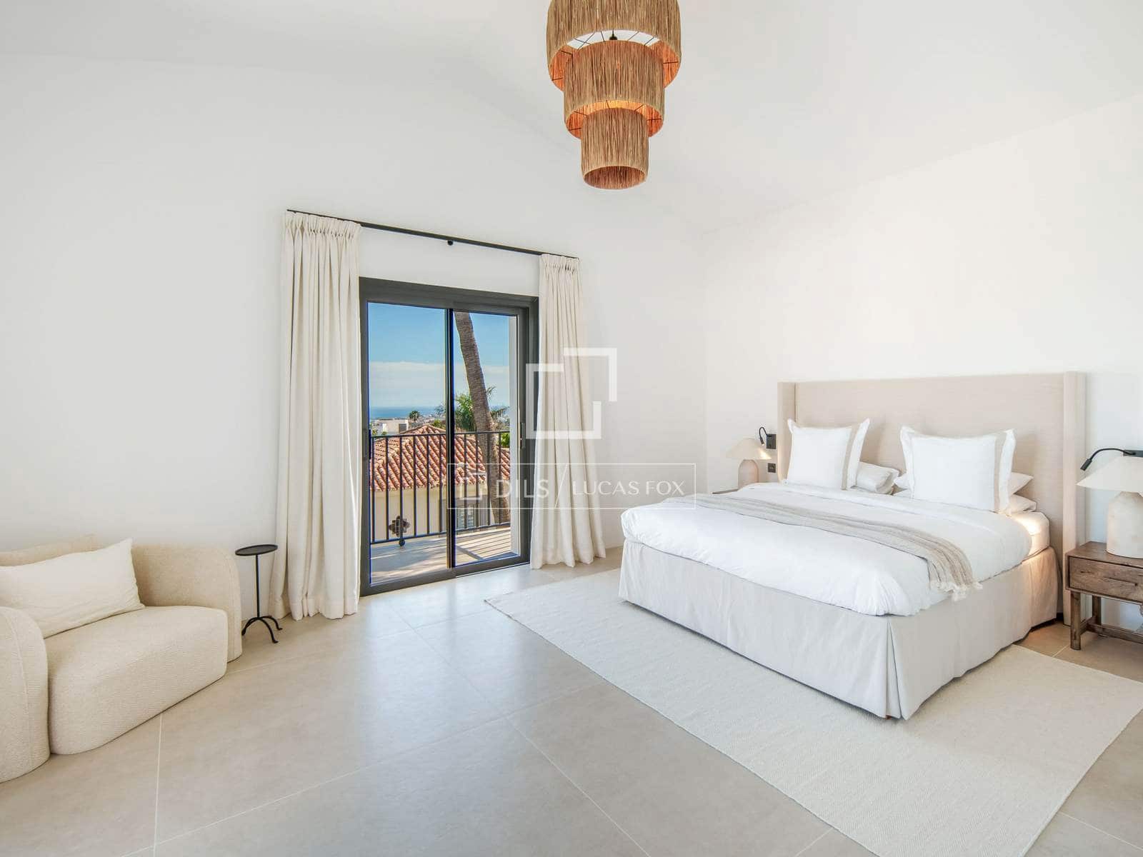 5 bedroom Villa for sale in Marbella with pool garage - € 4,880,000 (Ref: 9997703)
