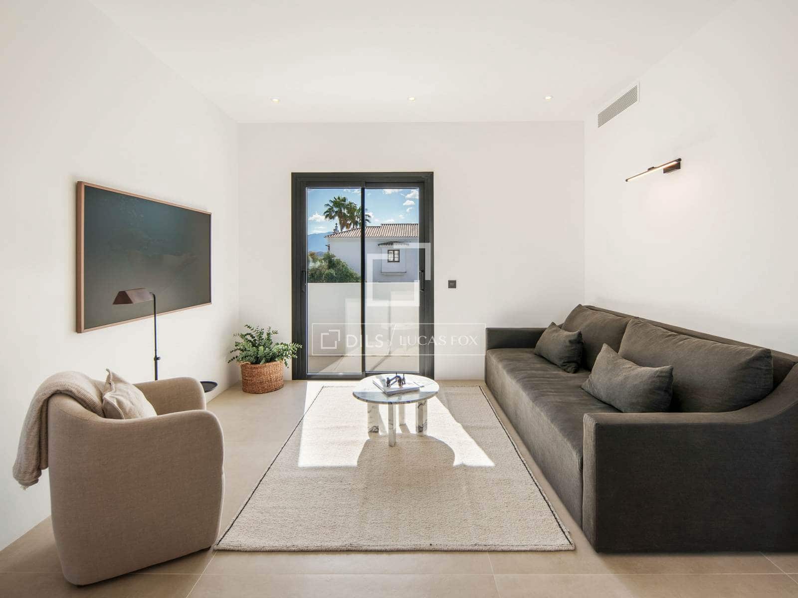 5 bedroom Villa for sale in Marbella with pool garage - € 4,880,000 (Ref: 9997703)