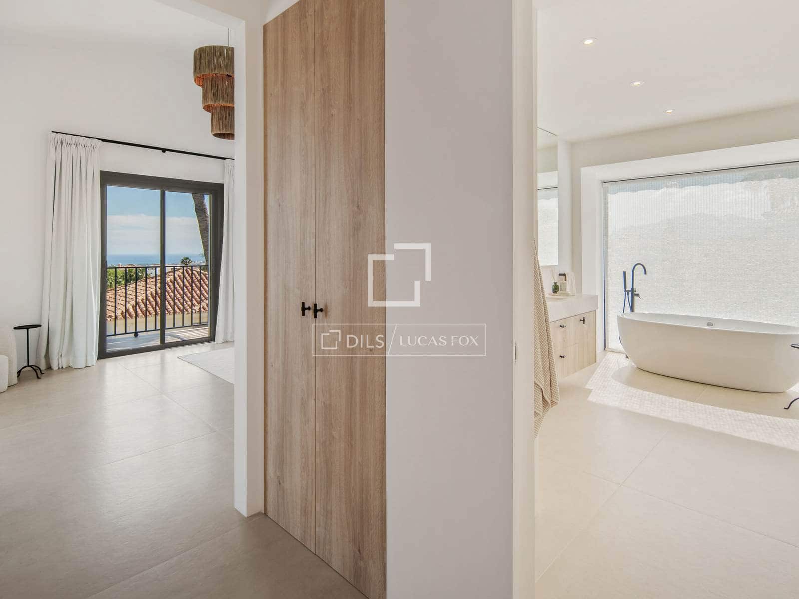 5 bedroom Villa for sale in Marbella with pool garage - € 4,880,000 (Ref: 9997703)