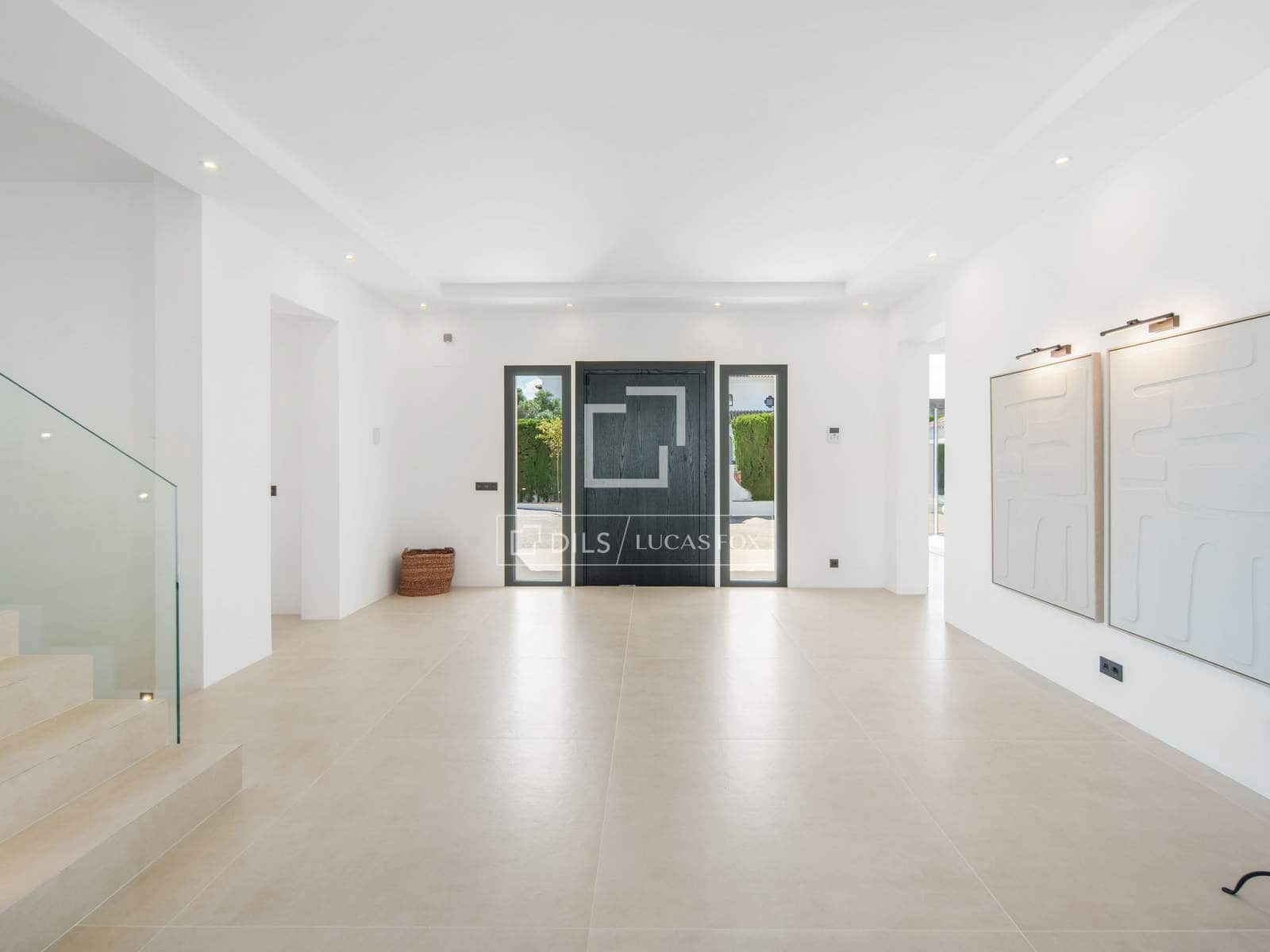 5 bedroom Villa for sale in Marbella with pool garage - € 4,880,000 (Ref: 9997703)