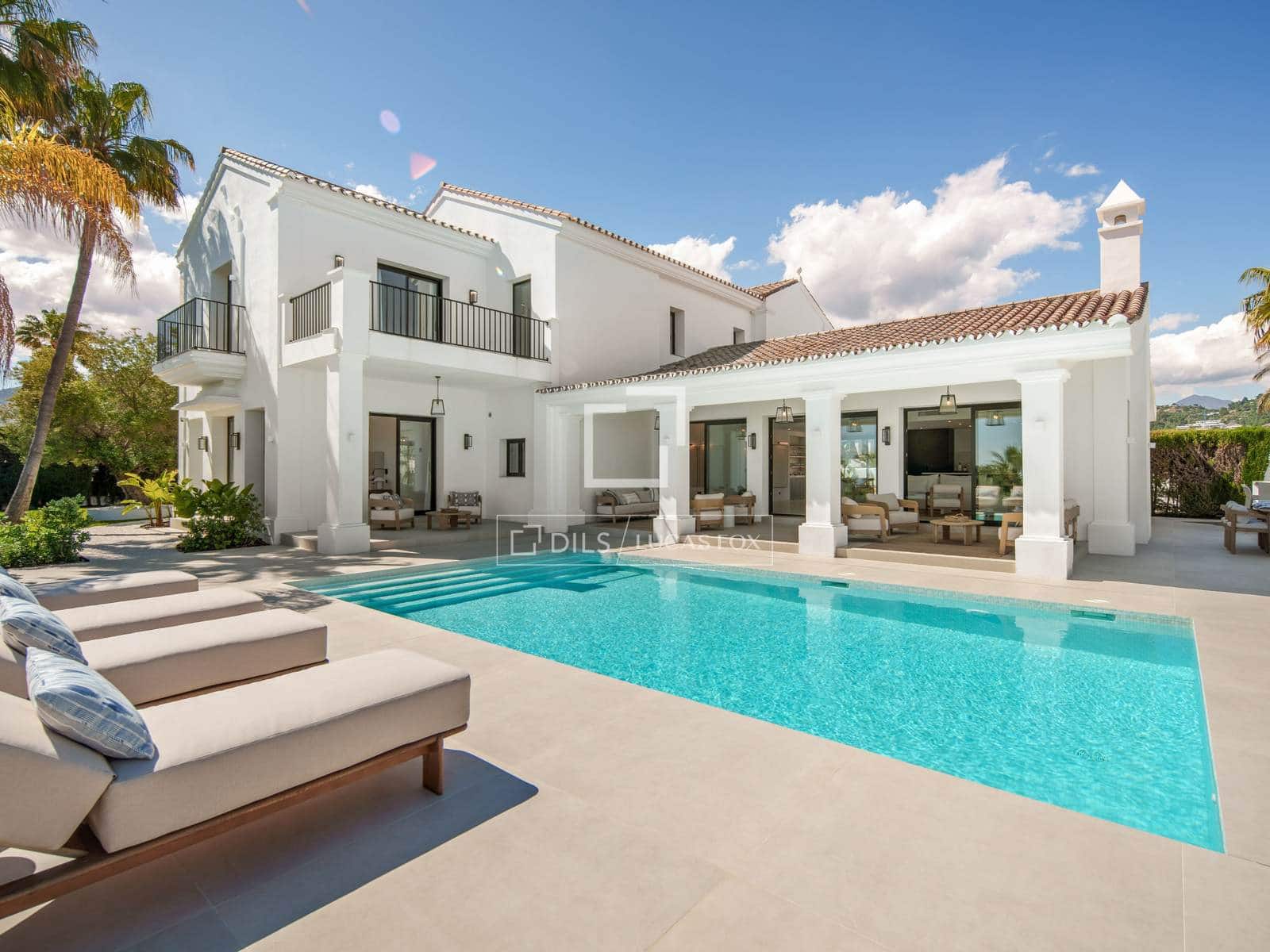 5 bedroom Villa for sale in Marbella with pool garage - € 4,880,000 (Ref: 9997703)