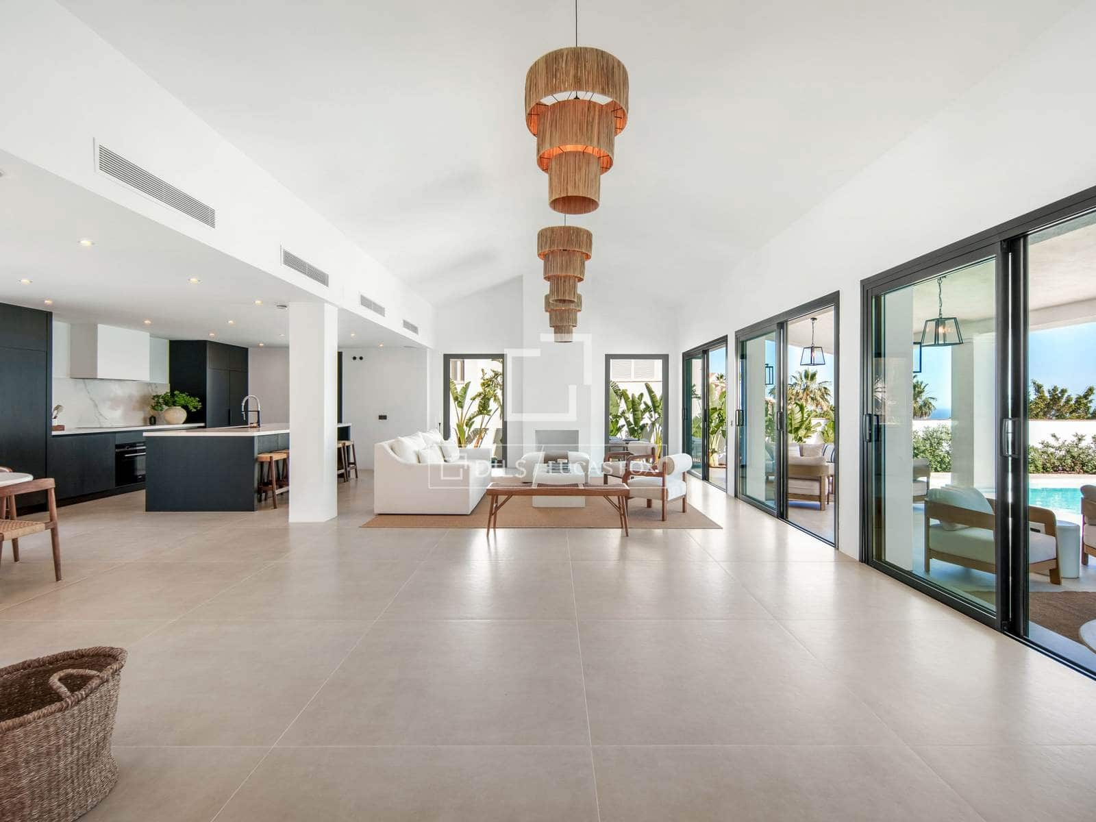 5 bedroom Villa for sale in Marbella with pool garage - € 4,880,000 (Ref: 9997703)