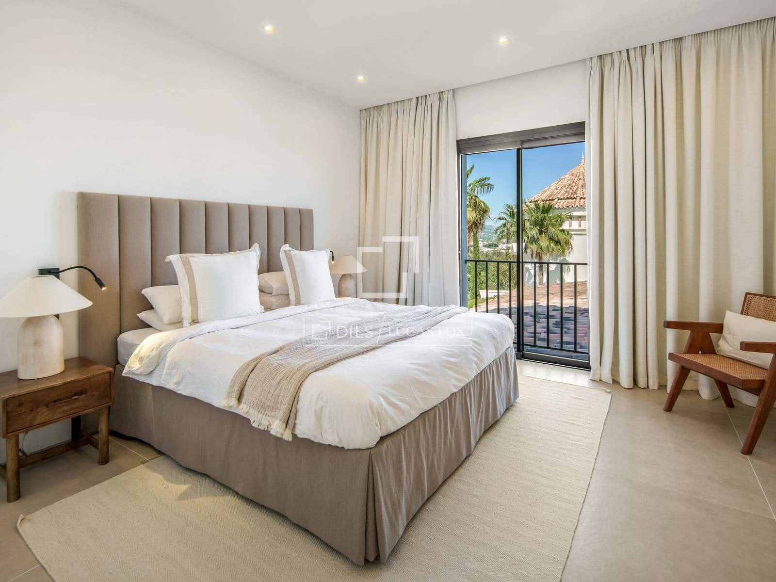 5 bedroom Villa for sale in Marbella with pool garage - € 4,880,000 (Ref: 9997703)