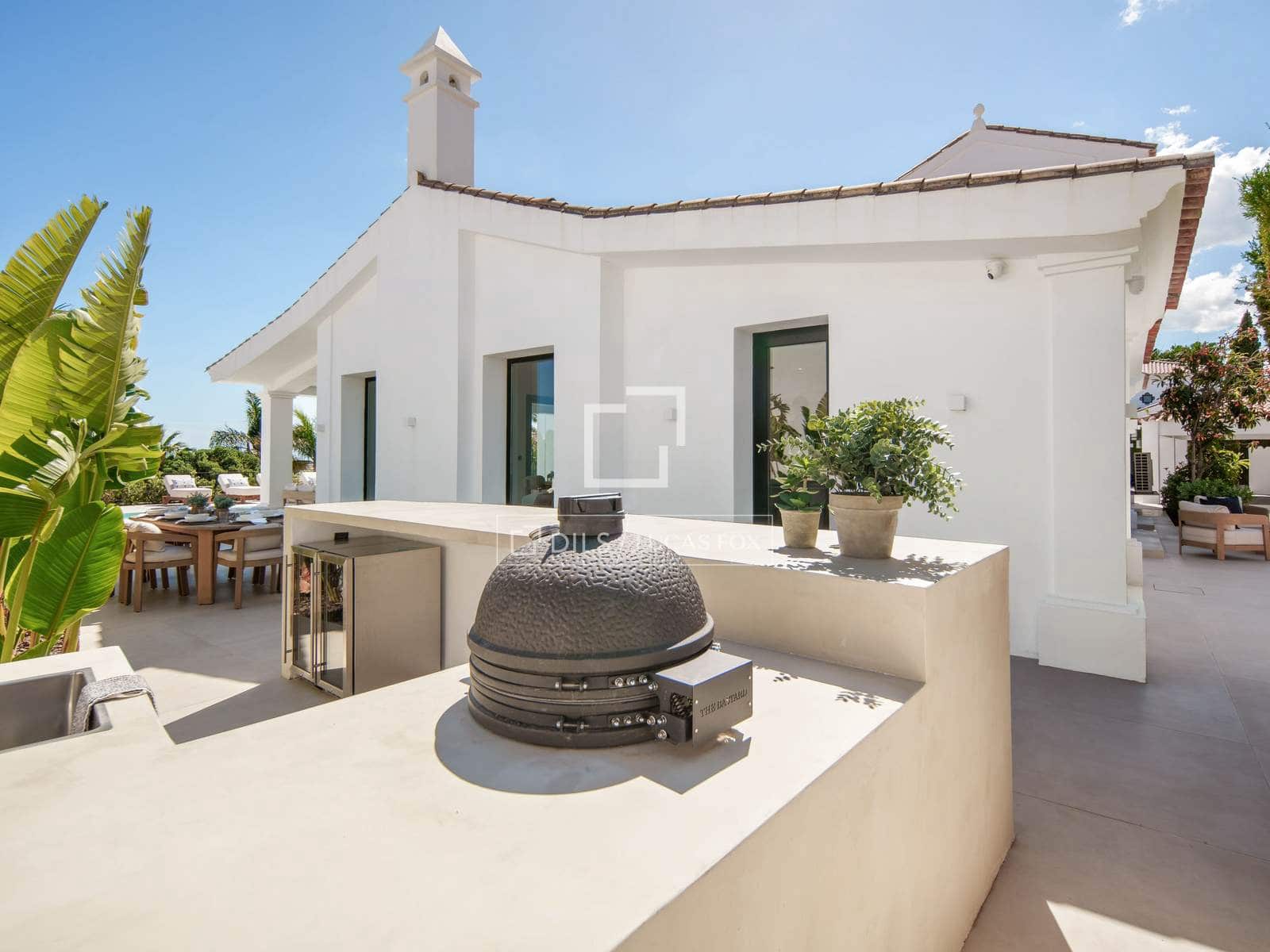 5 bedroom Villa for sale in Marbella with pool garage - € 4,880,000 (Ref: 9997703)