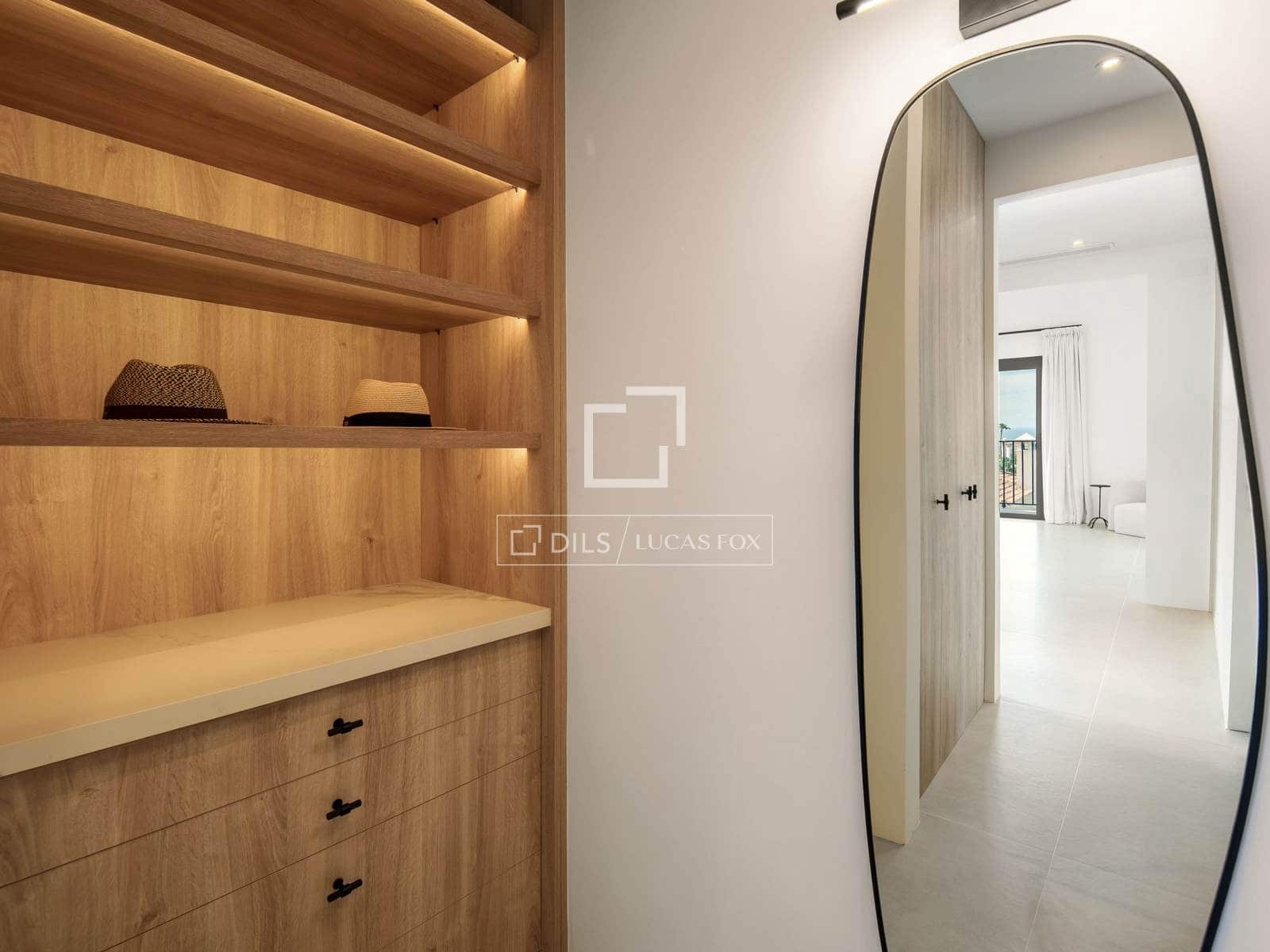 5 bedroom Villa for sale in Marbella with pool garage - € 4,880,000 (Ref: 9997703)