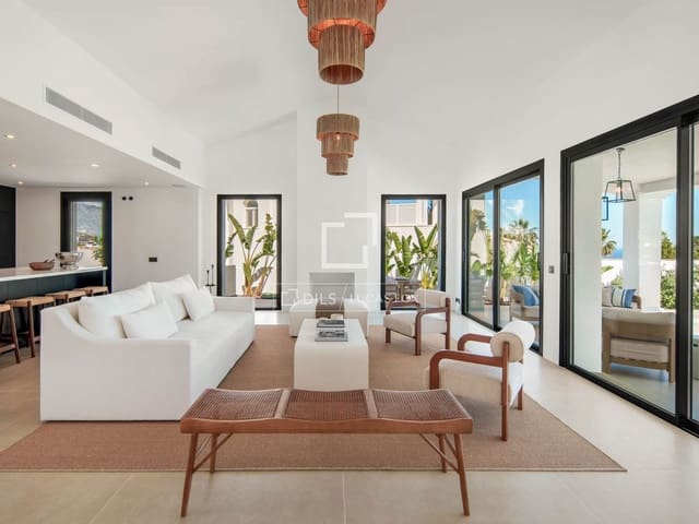 5 bedroom Villa for sale in Marbella with pool garage - € 4,880,000 (Ref: 9997703)