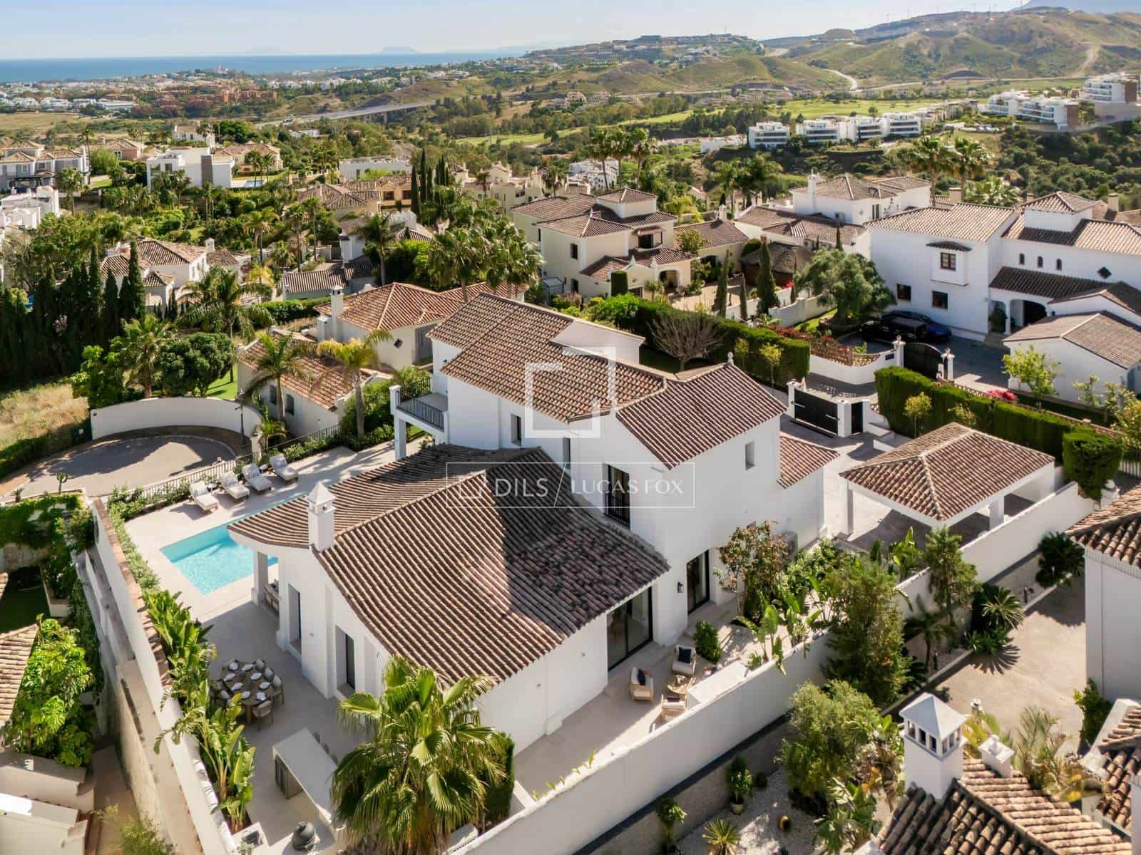 5 bedroom Villa for sale in Marbella with pool garage - € 4,880,000 (Ref: 9997703)