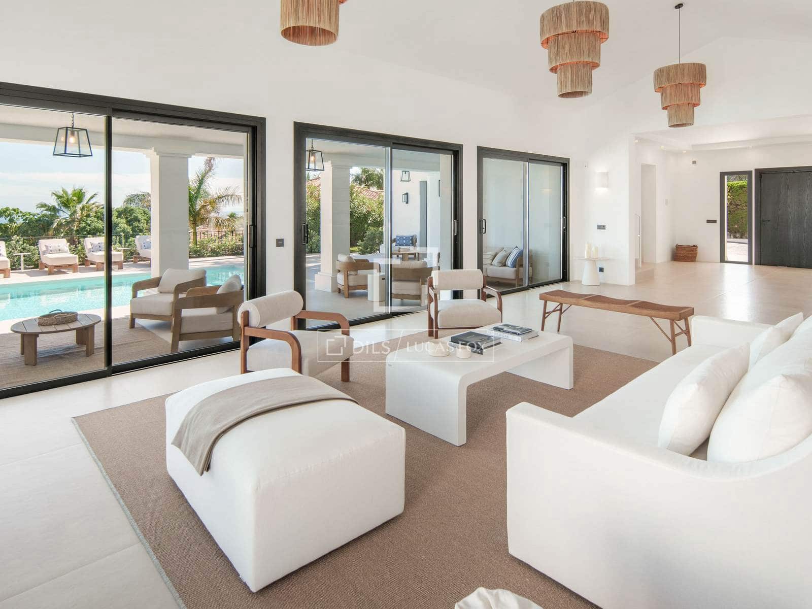 5 bedroom Villa for sale in Marbella with pool garage - € 4,880,000 (Ref: 9997703)