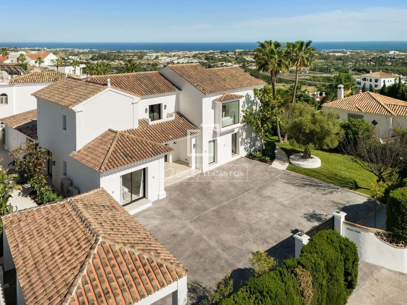 5 bedroom Villa for sale in Marbella with pool garage - € 4,880,000 (Ref: 9997703)