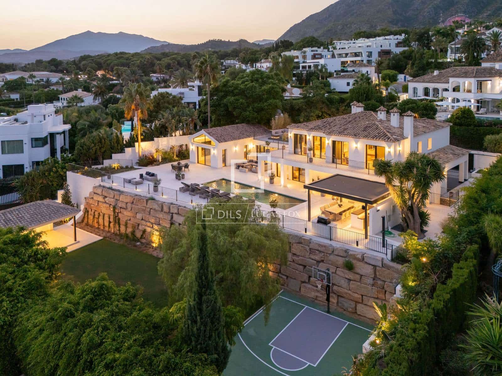 Chalet de 5 habitaciones en Marbella en venta con piscina garaje - 7.800.000 € (Ref: 9997705)