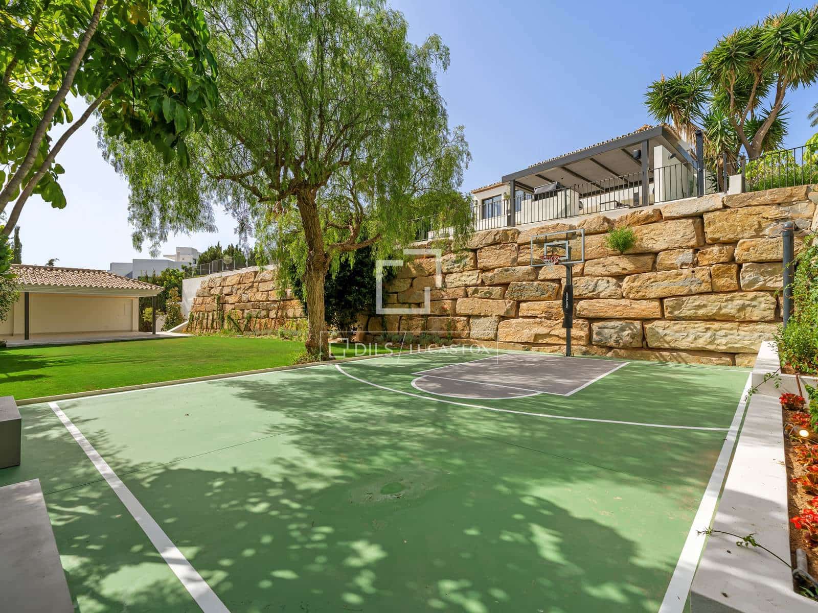 Chalet de 5 habitaciones en Marbella en venta con piscina garaje - 7.800.000 € (Ref: 9997705)