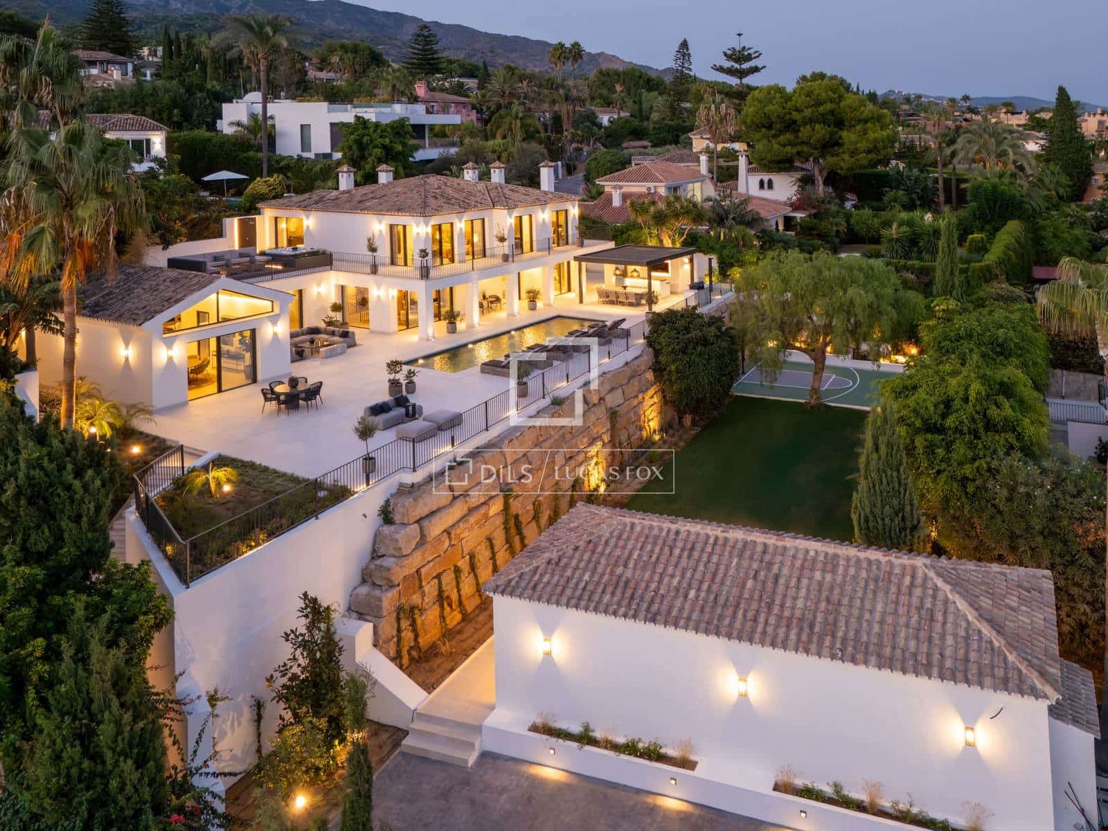 Chalet de 5 habitaciones en Marbella en venta con piscina garaje - 7.800.000 € (Ref: 9997705)