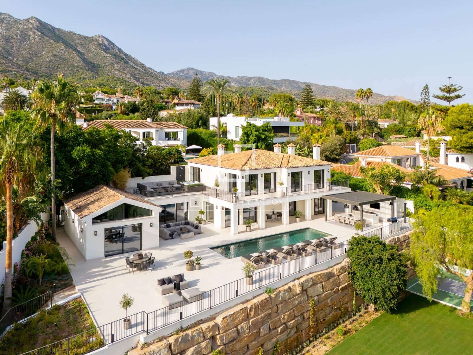 Chalet de 5 habitaciones en Marbella en venta con piscina garaje - 7.800.000 € (Ref: 9997705)