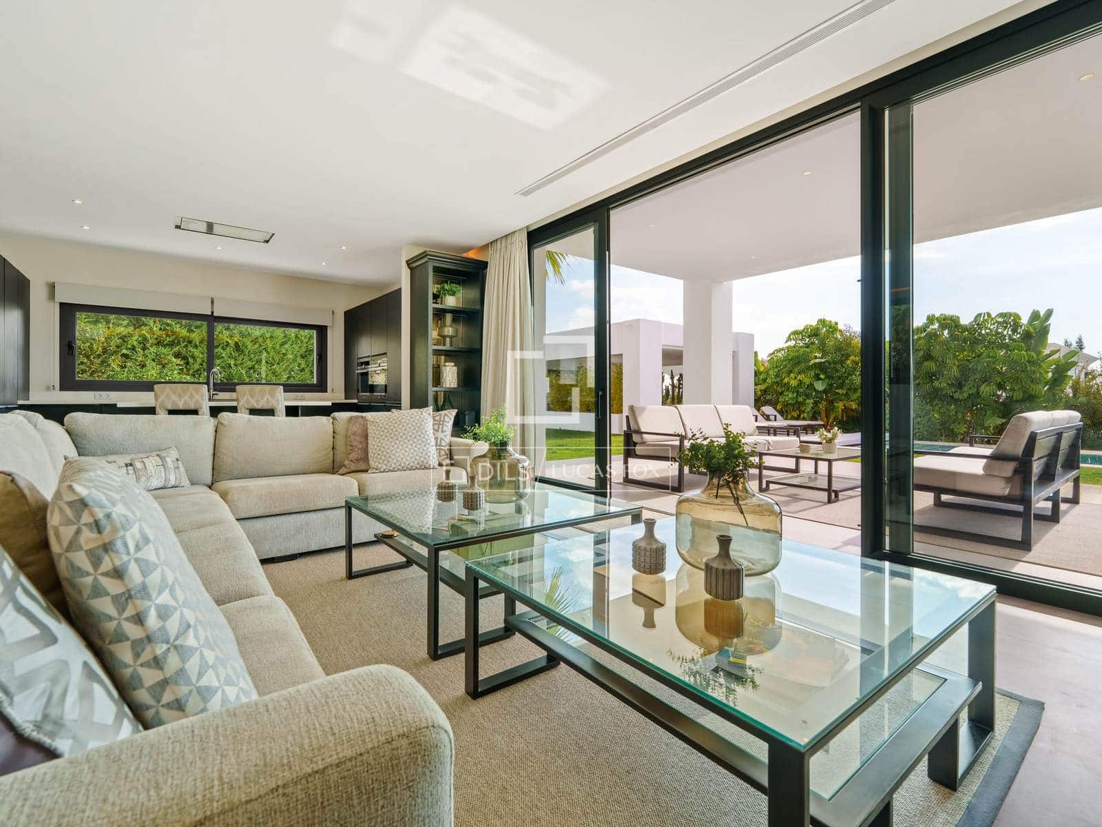 6 bedroom Villa for sale in Marbella with pool garage - € 4,695,000 (Ref: 9997706)