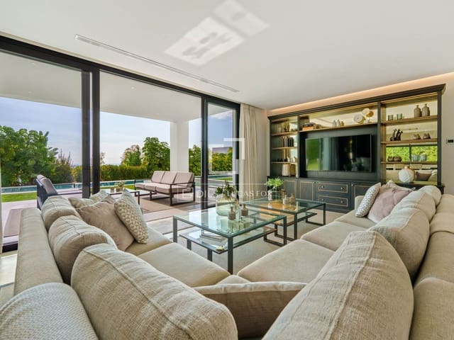 6 bedroom Villa for sale in Marbella with pool garage - € 4,695,000 (Ref: 9997706)