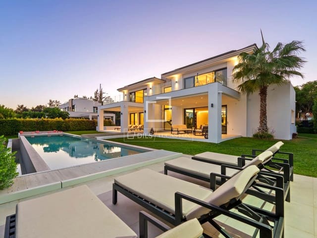 6 bedroom Villa for sale in Marbella with pool garage - € 4,695,000 (Ref: 9997706)