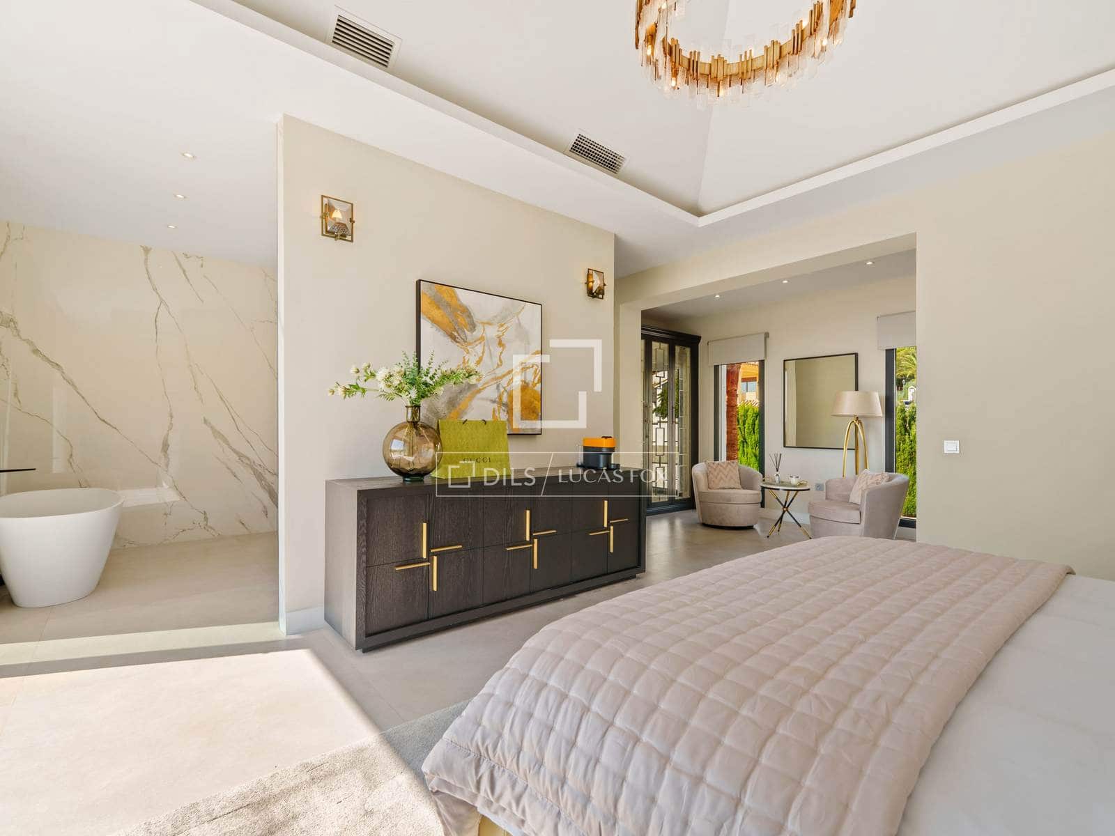 6 bedroom Villa for sale in Marbella with pool garage - € 4,695,000 (Ref: 9997706)