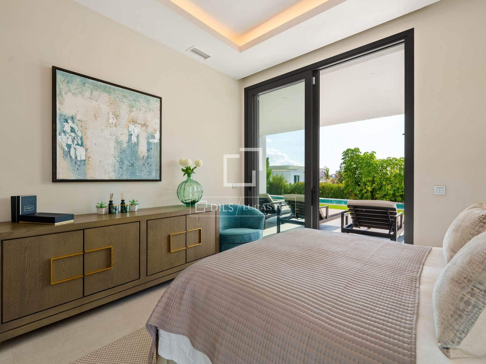 6 bedroom Villa for sale in Marbella with pool garage - € 4,695,000 (Ref: 9997706)