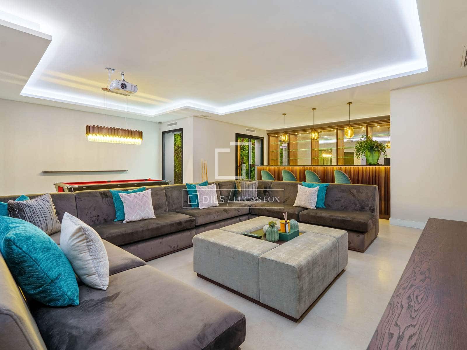 6 bedroom Villa for sale in Marbella with pool garage - € 4,695,000 (Ref: 9997706)