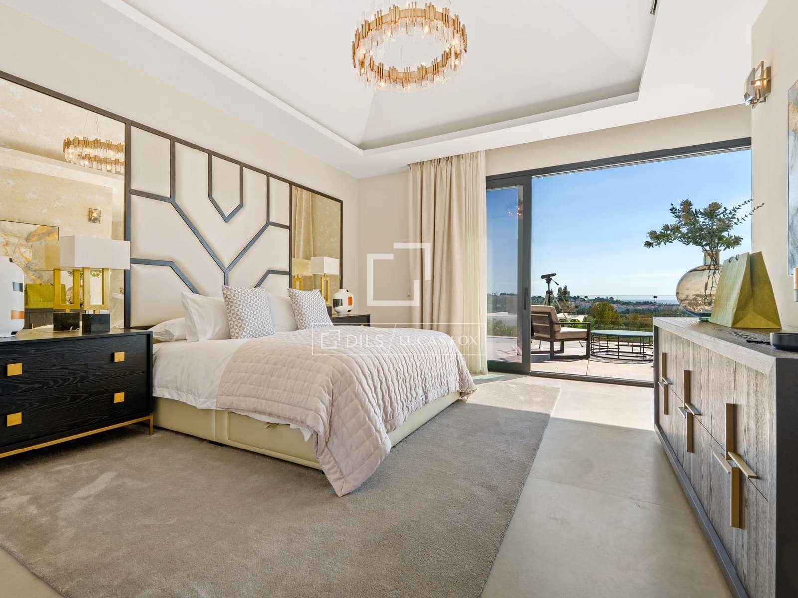 6 bedroom Villa for sale in Marbella with pool garage - € 4,695,000 (Ref: 9997706)