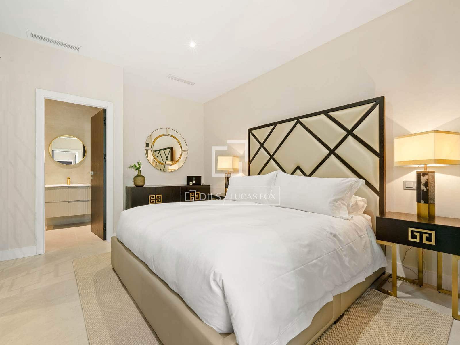 6 bedroom Villa for sale in Marbella with pool garage - € 4,695,000 (Ref: 9997706)