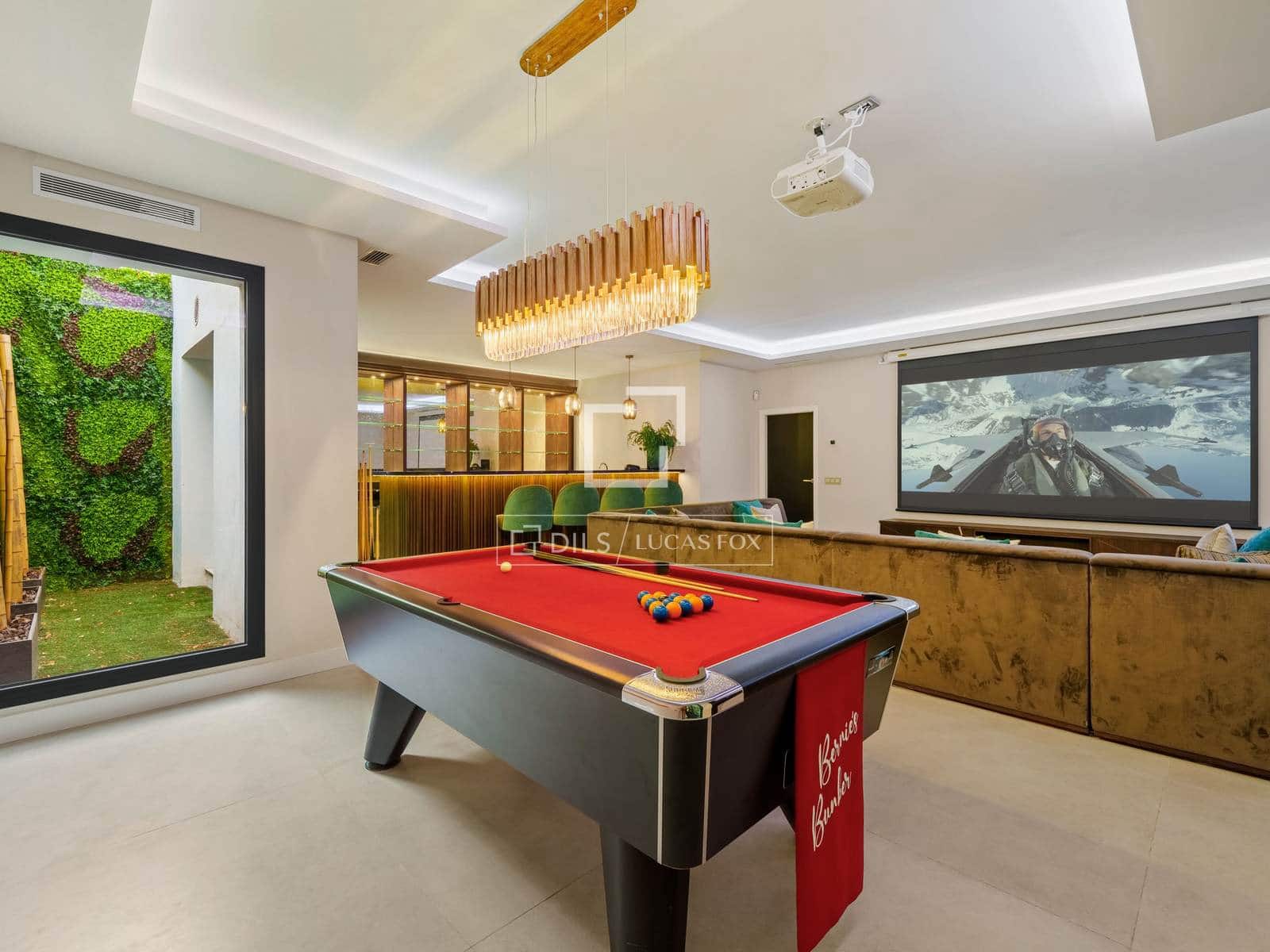 6 bedroom Villa for sale in Marbella with pool garage - € 4,695,000 (Ref: 9997706)