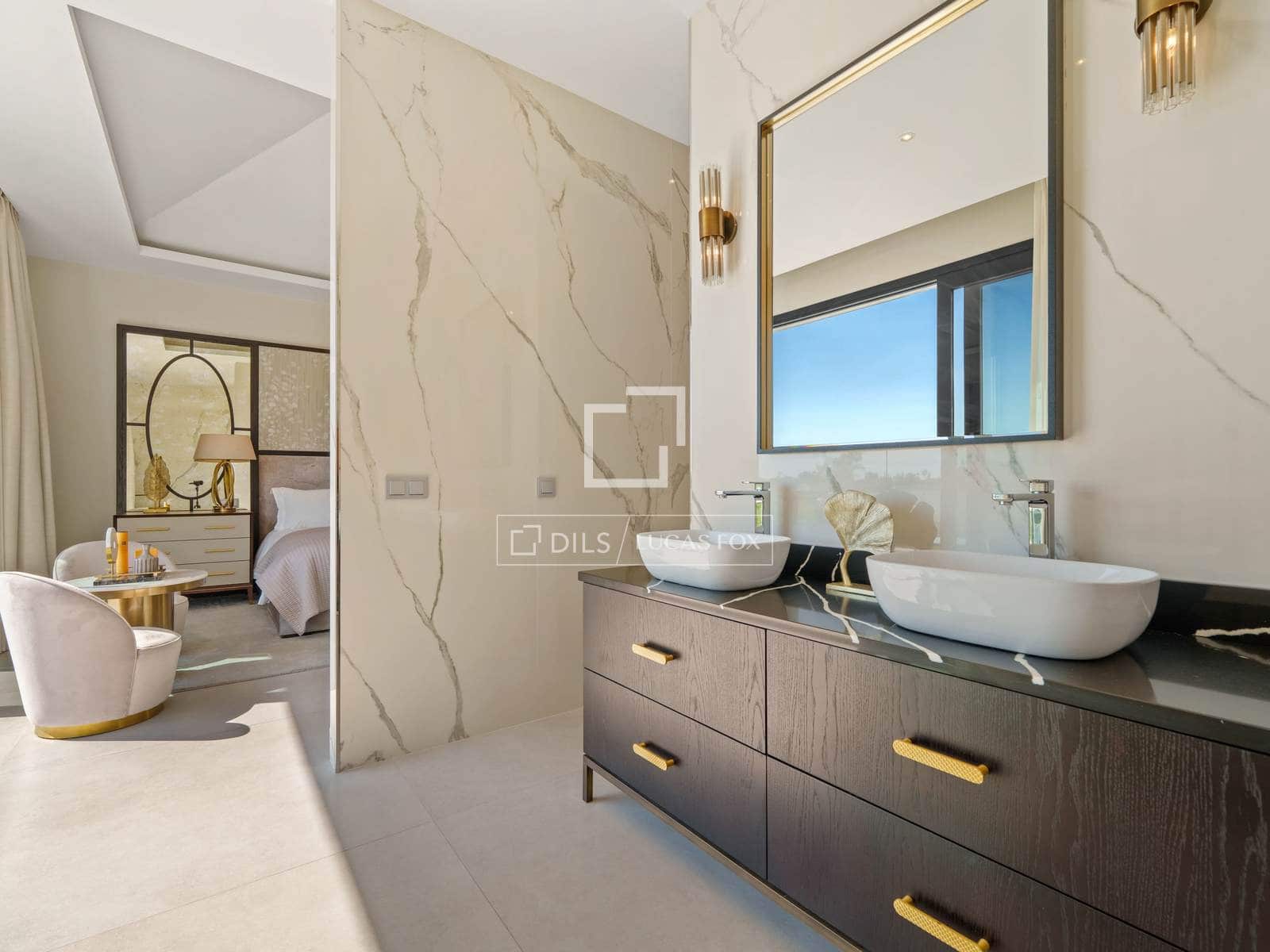 6 bedroom Villa for sale in Marbella with pool garage - € 4,695,000 (Ref: 9997706)