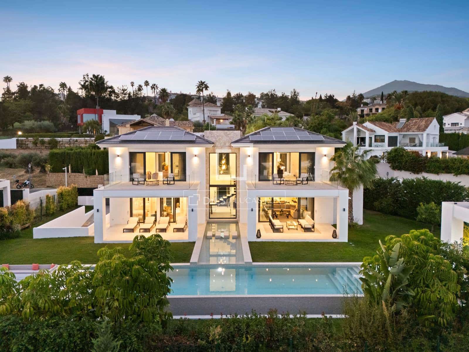 6 bedroom Villa for sale in Marbella with pool garage - € 4,695,000 (Ref: 9997706)