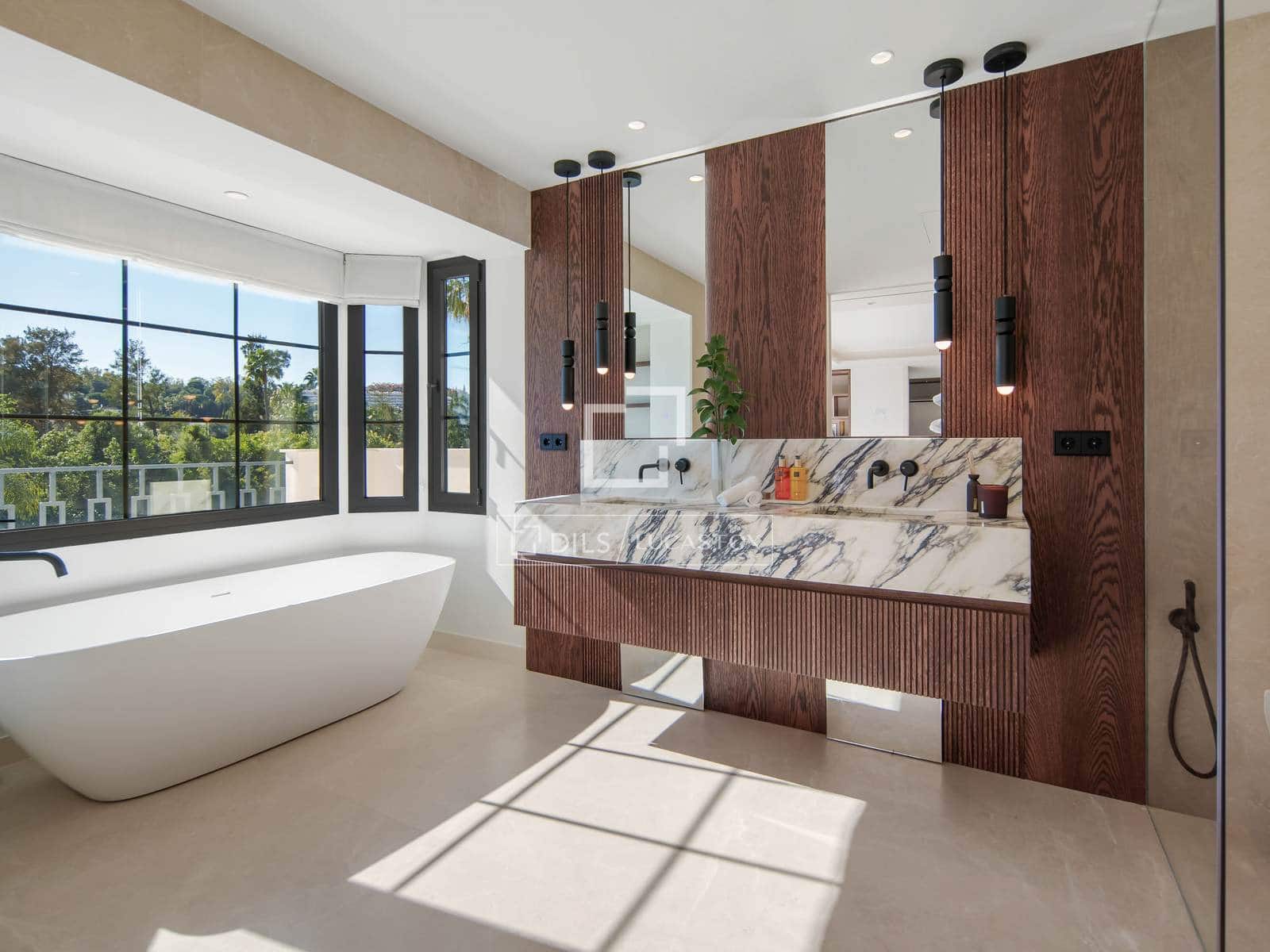 6 Zimmer Villa zu verkaufen in Marbella mit Pool Garage - 10.500.000 € (Ref: 9997708)
