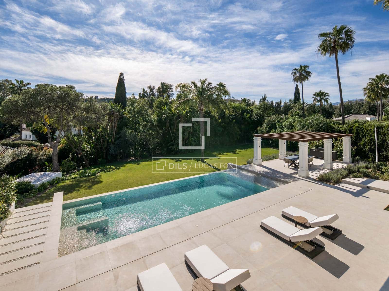 6 Zimmer Villa zu verkaufen in Marbella mit Pool Garage - 10.500.000 € (Ref: 9997708)