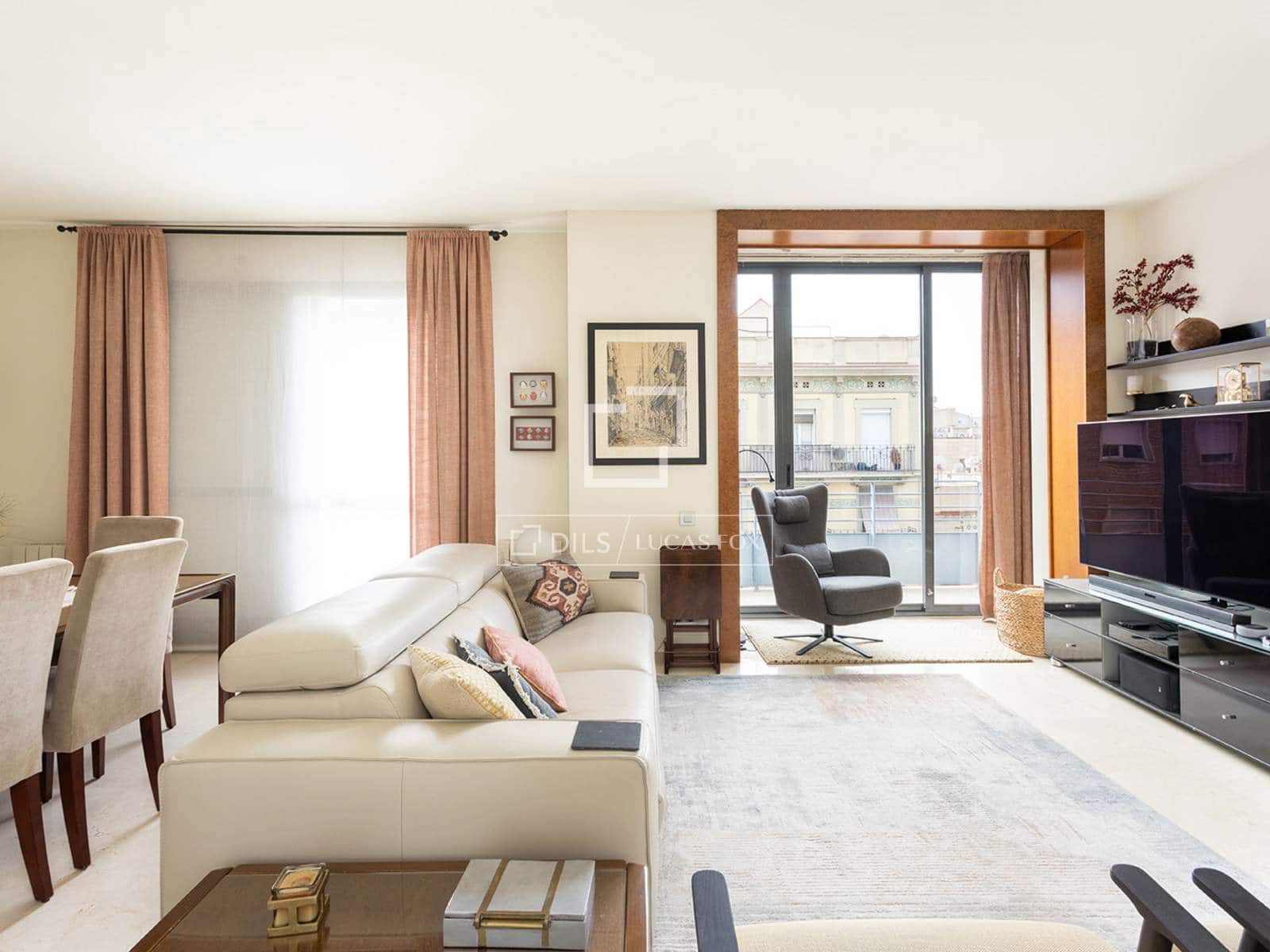 4 soverom Penthouse til salgs i Barcelona by med garasje - € 1 184 000 (Ref: 9997758)