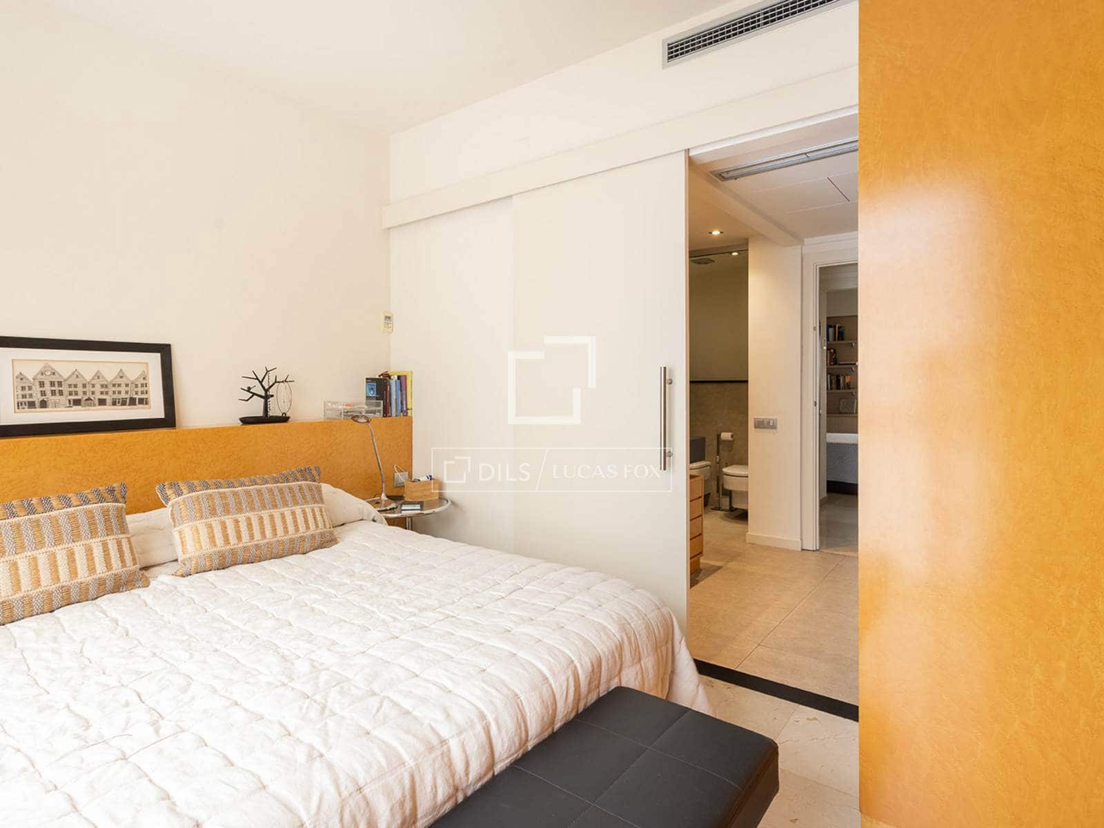 4 soverom Penthouse til salgs i Barcelona by med garasje - € 1 184 000 (Ref: 9997758)