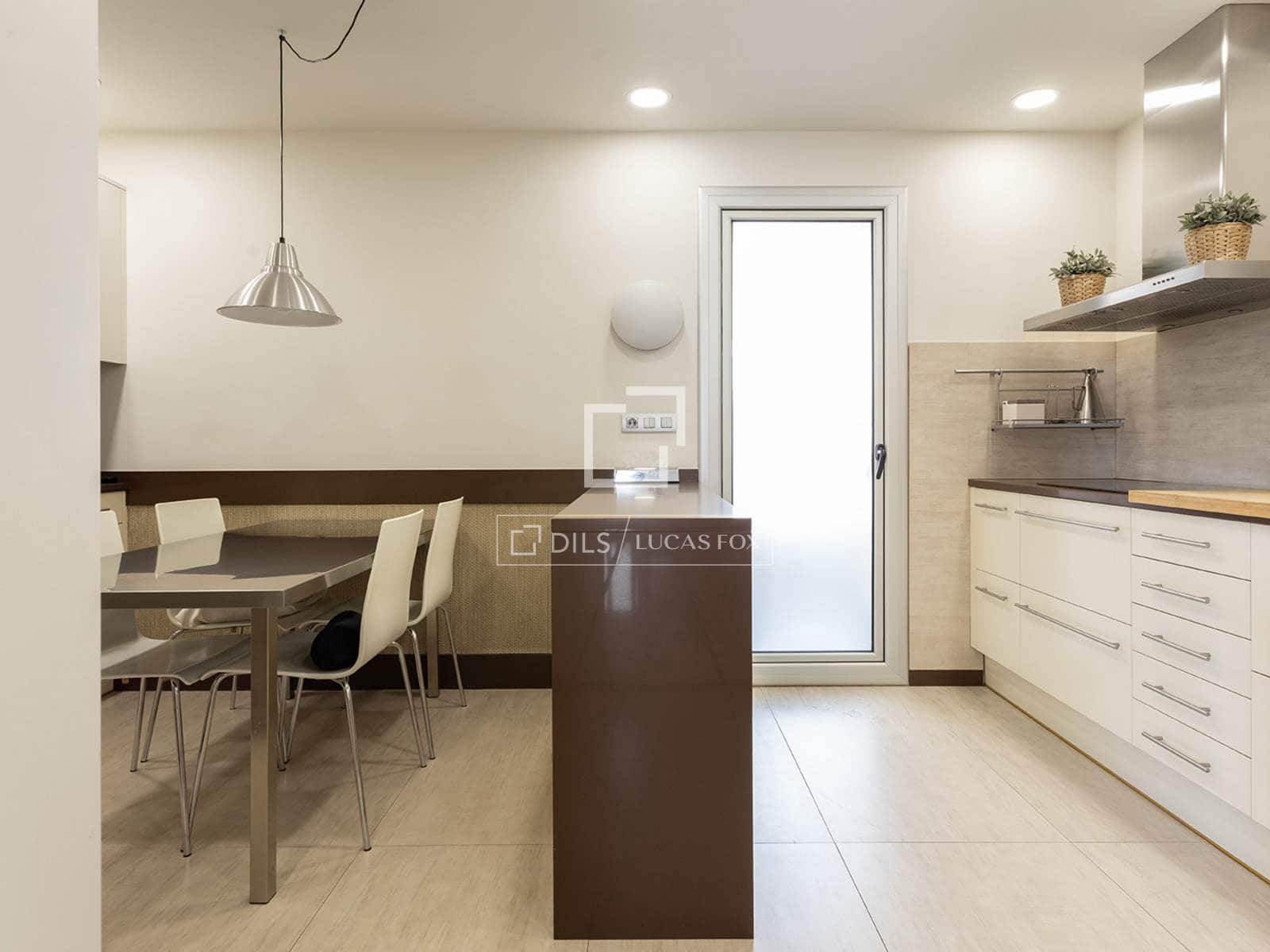 4 soverom Penthouse til salgs i Barcelona by med garasje - € 1 184 000 (Ref: 9997758)