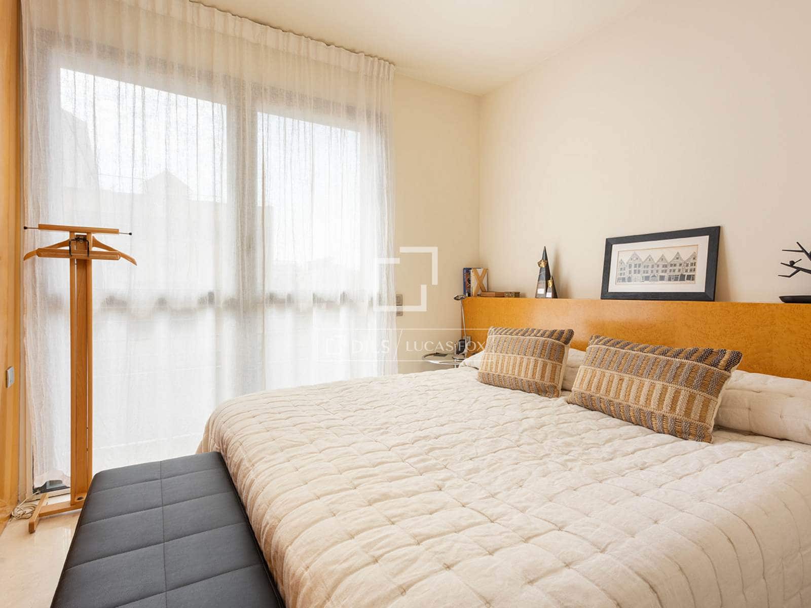 4 soverom Penthouse til salgs i Barcelona by med garasje - € 1 184 000 (Ref: 9997758)
