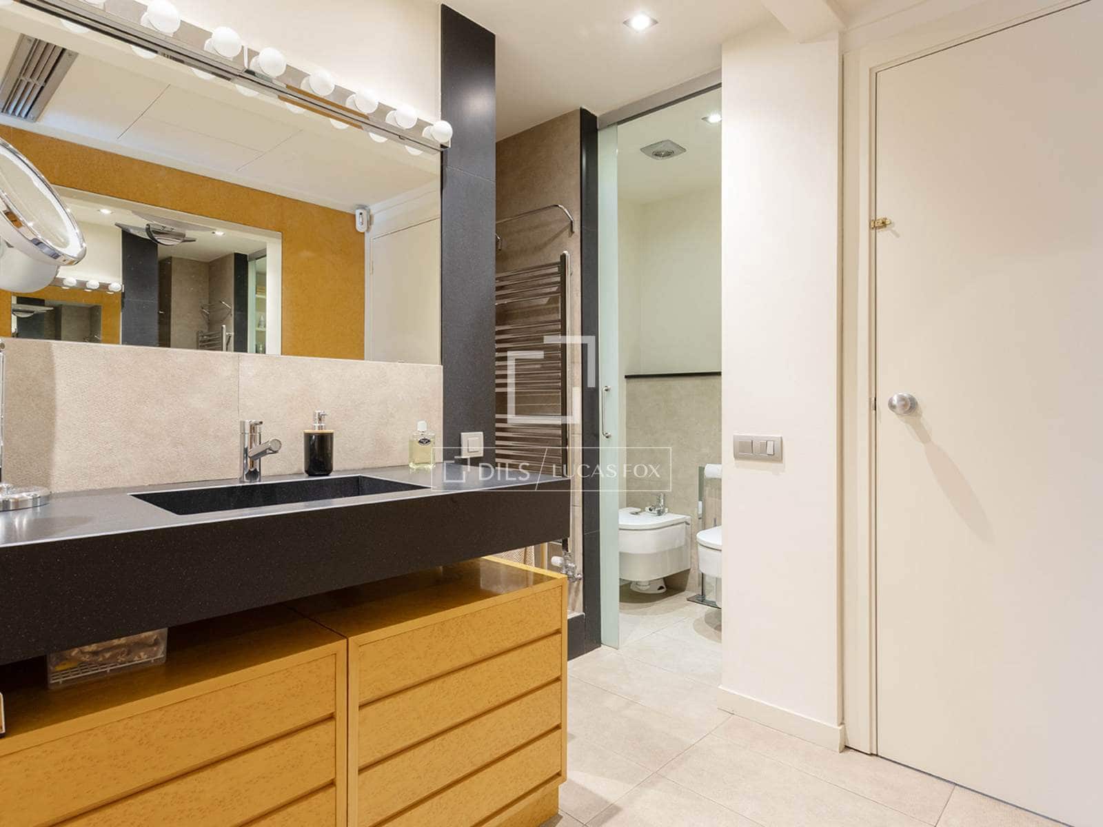 4 soverom Penthouse til salgs i Barcelona by med garasje - € 1 184 000 (Ref: 9997758)