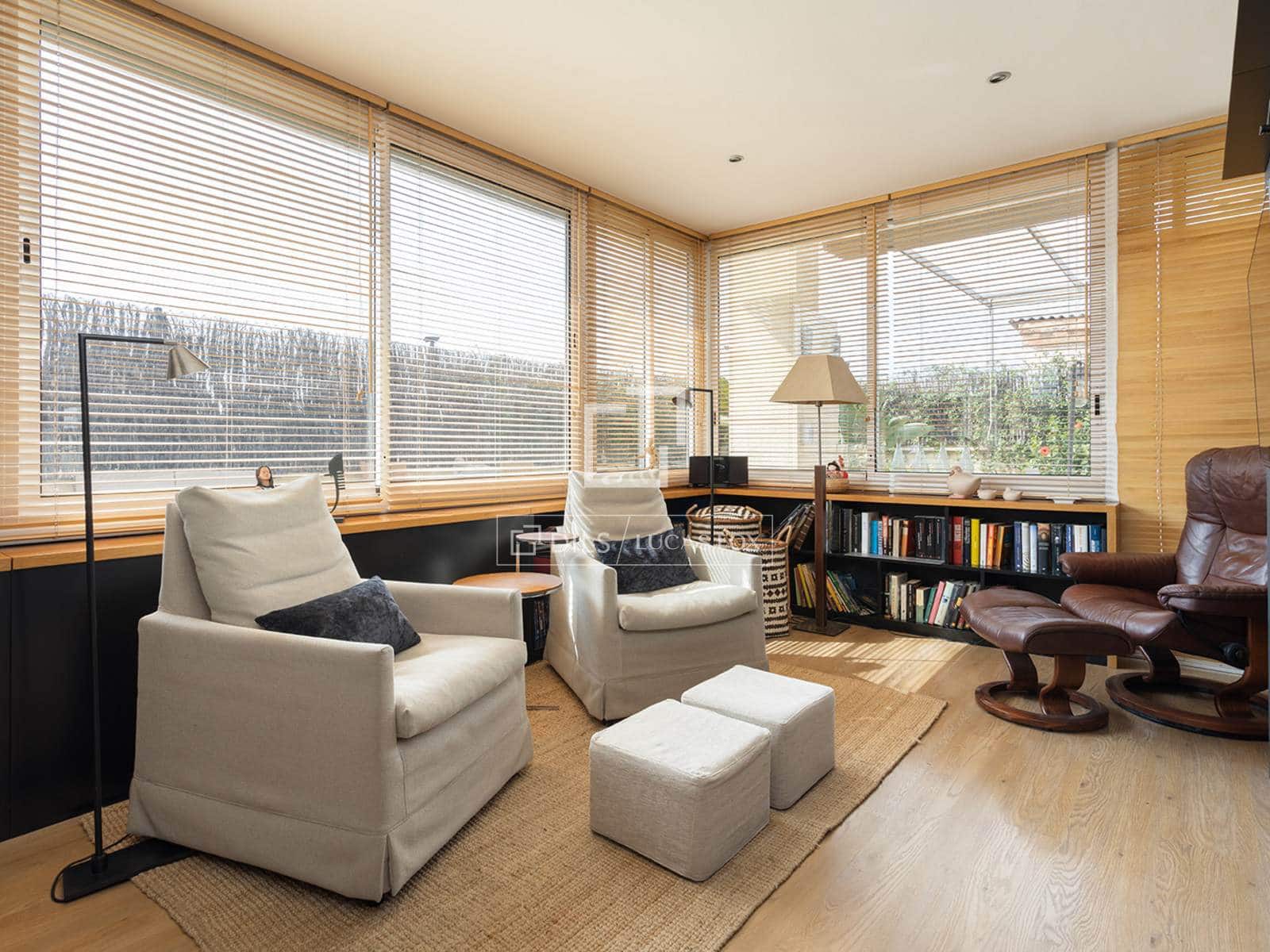 4 soverom Penthouse til salgs i Barcelona by med garasje - € 1 184 000 (Ref: 9997758)