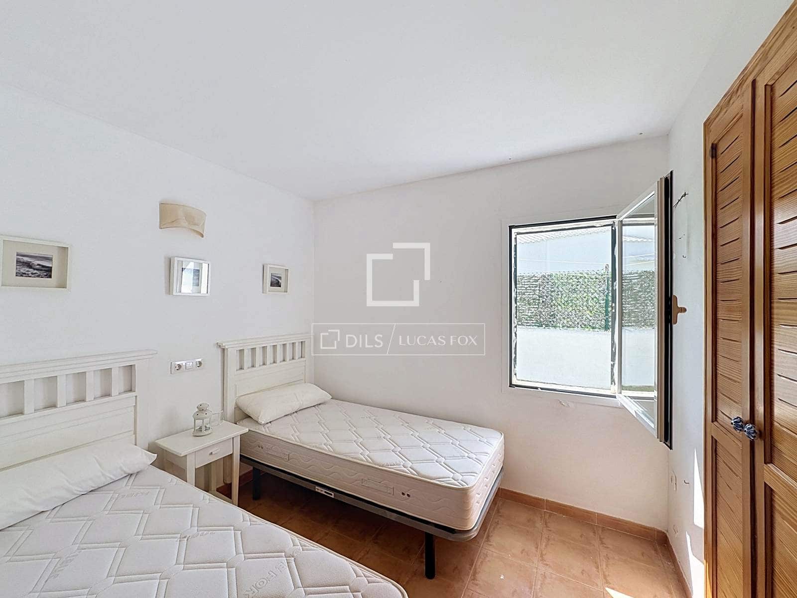 Chalet de 3 habitaciones en Ciutadella de Menorca en venta con piscina - 990.000 € (Ref: 9997771)