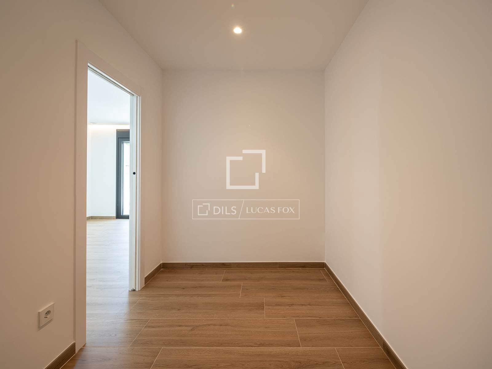 4 sypialnia Willa na sprzedaż w Otura z basenem garażem - 899 000 € (Ref: 9997970)
