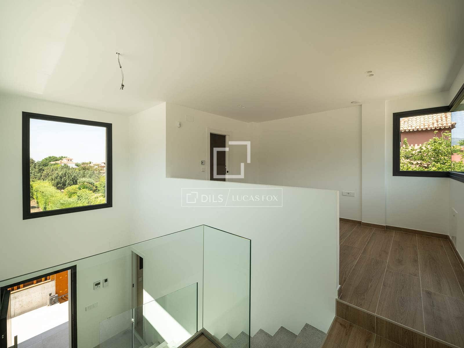 4 sypialnia Willa na sprzedaż w Otura z basenem garażem - 899 000 € (Ref: 9997970)
