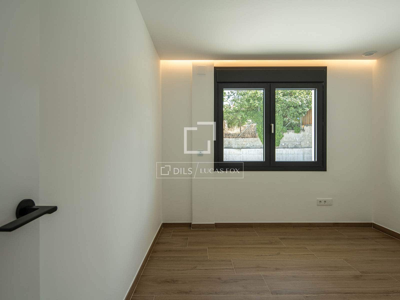4 sypialnia Willa na sprzedaż w Otura z basenem garażem - 899 000 € (Ref: 9997970)