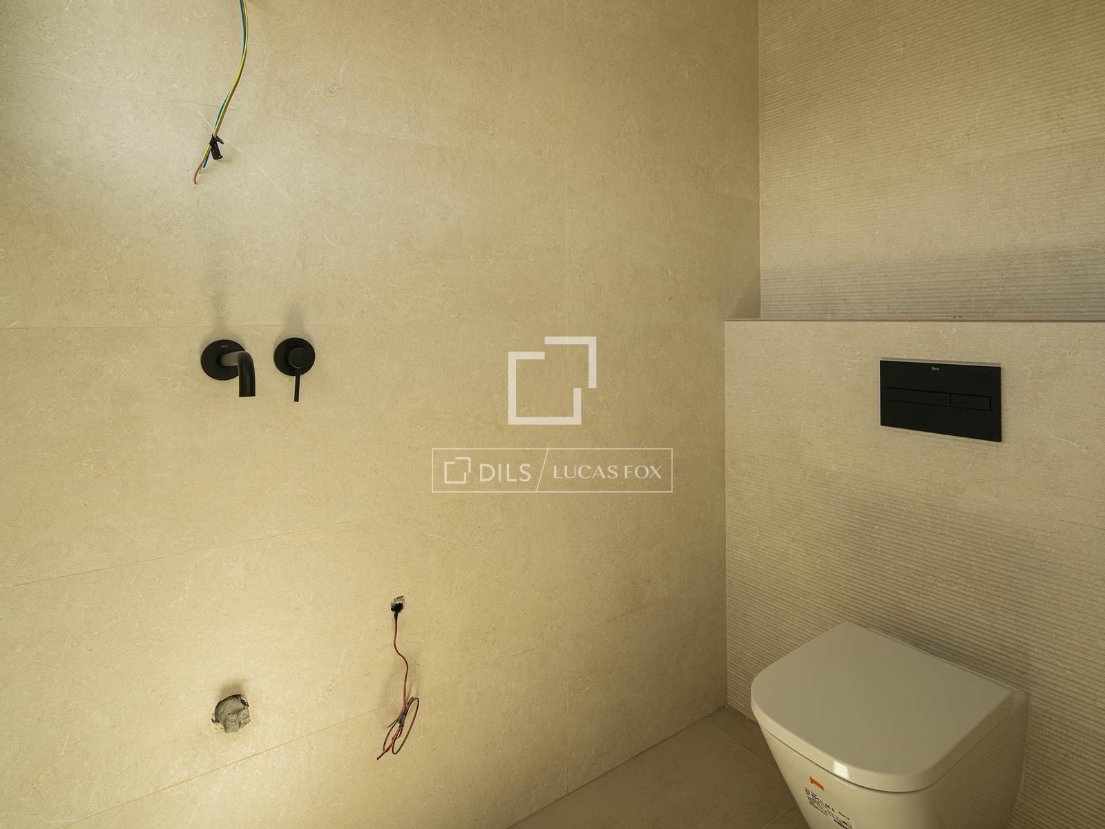4 sypialnia Willa na sprzedaż w Otura z basenem garażem - 899 000 € (Ref: 9997970)