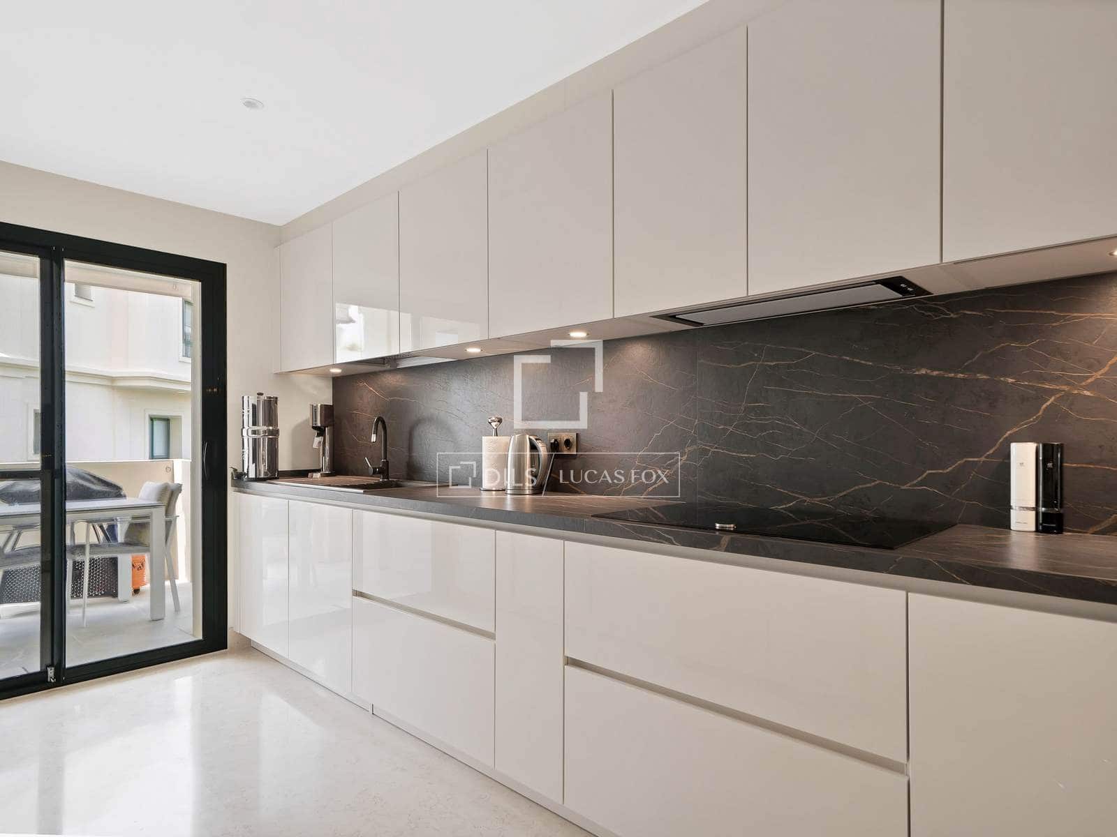 2 sovrum Lägenhet till salu i Benahavis med pool garage - 595 000 € (Ref: 9999453)