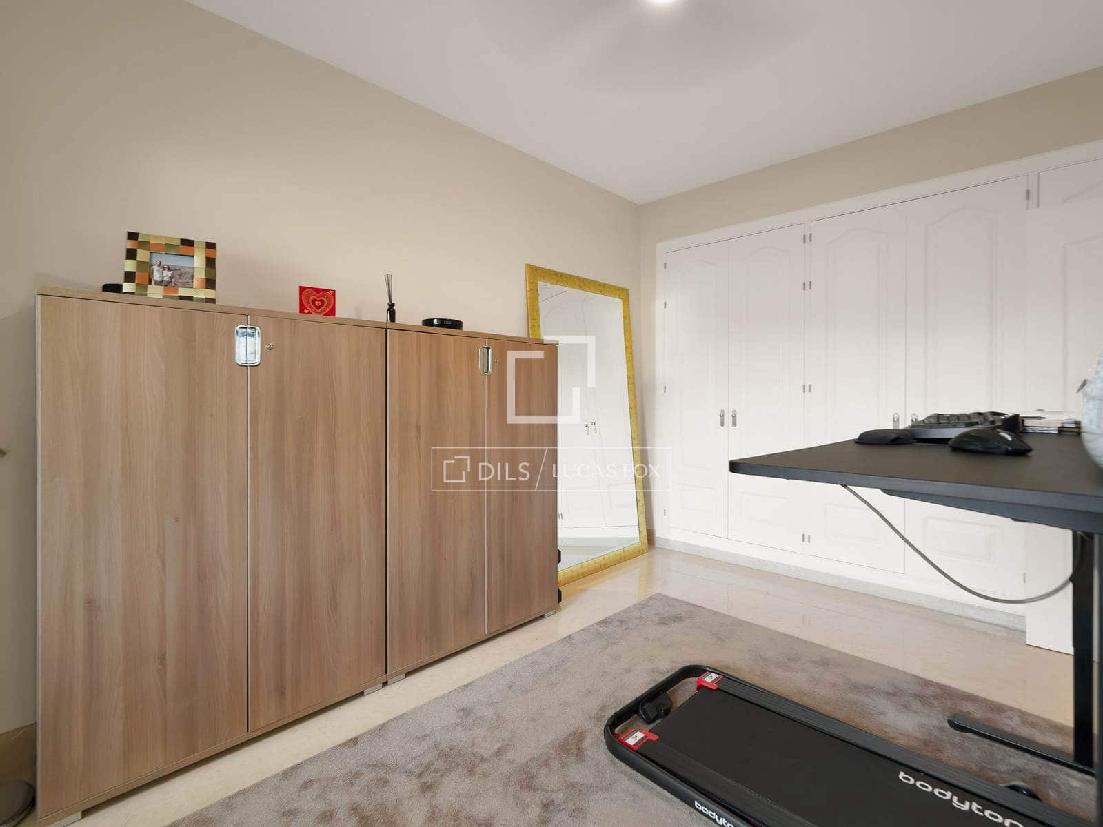 2 sovrum Lägenhet till salu i Benahavis med pool garage - 595 000 € (Ref: 9999453)