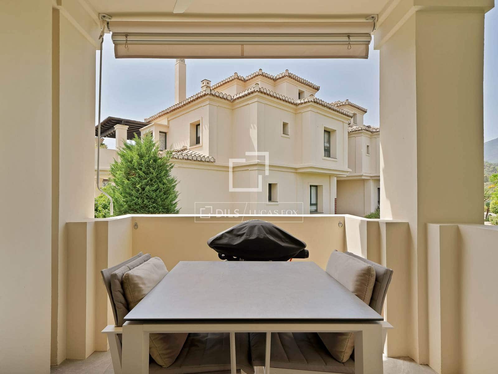 2 sovrum Lägenhet till salu i Benahavis med pool garage - 595 000 € (Ref: 9999453)