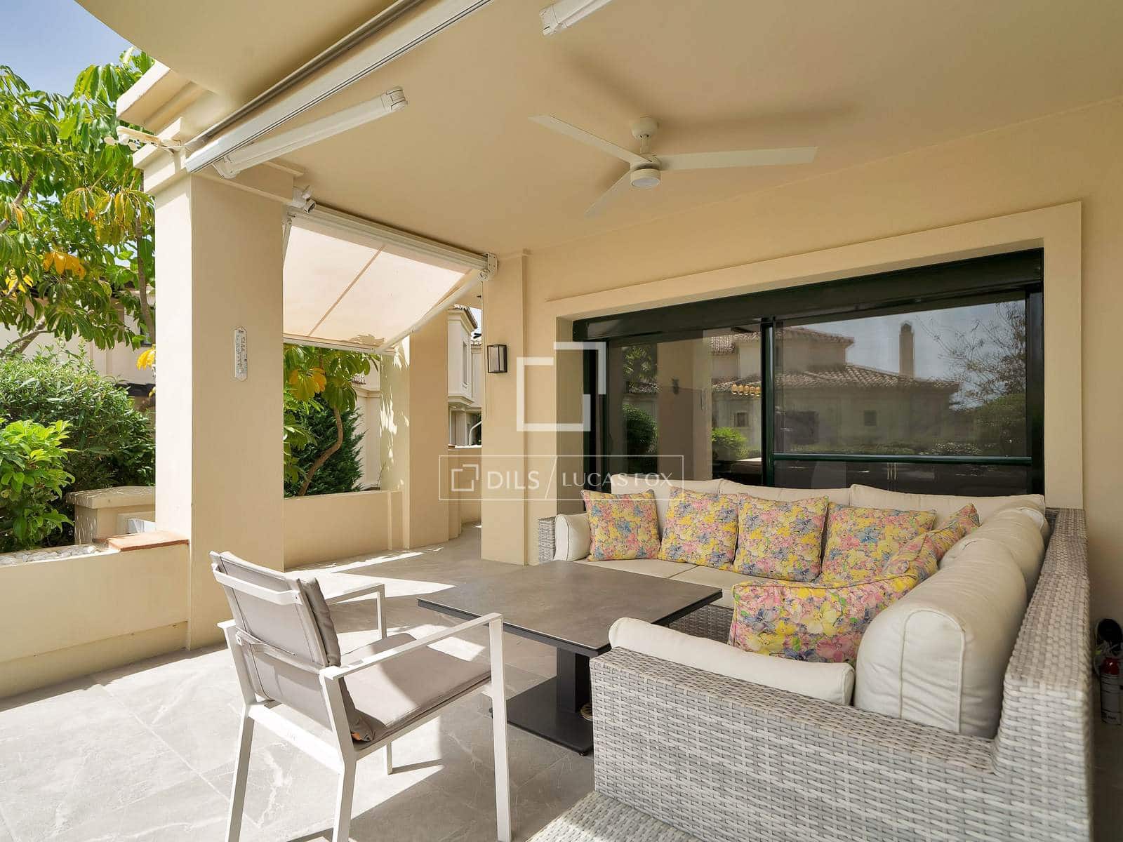 2 sovrum Lägenhet till salu i Benahavis med pool garage - 595 000 € (Ref: 9999453)