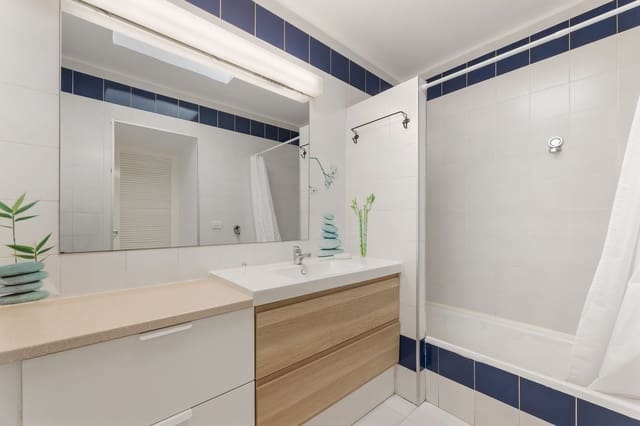 2 chambre Maison de Ville à vendre à Puerto del Carmen, Tías avec piscine garage - 370 000 € (Ref: 10023523)