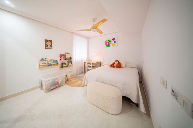 4 slaapkamer Appartement te koop in Arrecife met garage - € 750.000 (Ref: 10033291)