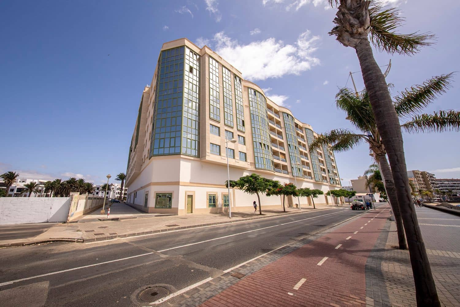 4 slaapkamer Appartement te koop in Arrecife met garage - € 750.000 (Ref: 10033291)