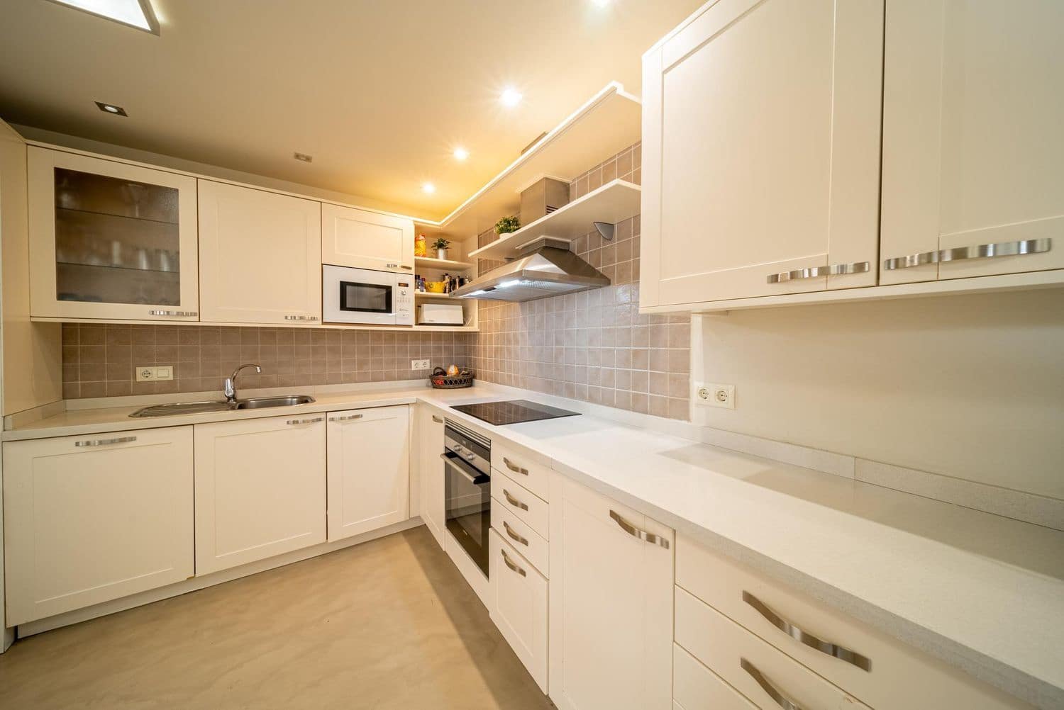 4 soveværelse Byhus til salg i Puerto Calero med swimmingpool garage - € 1.470.000 (Ref: 7107328)